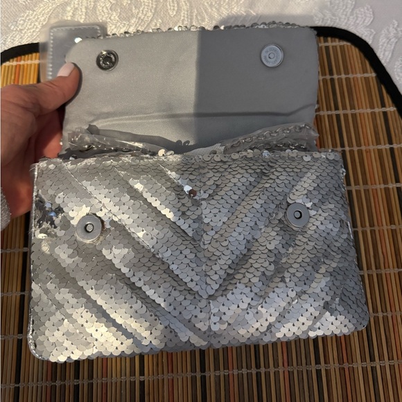 Nicole Miller silver sequin bag - Picture 6 of 6